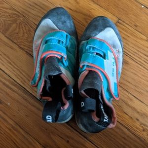 So Ill Climbing Shoes